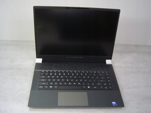 Dell Alienware x16 R2 Ultra 9 185H 32GB 1TB SSD RTX 4070 QHD+ 240Hz - obrazek 15